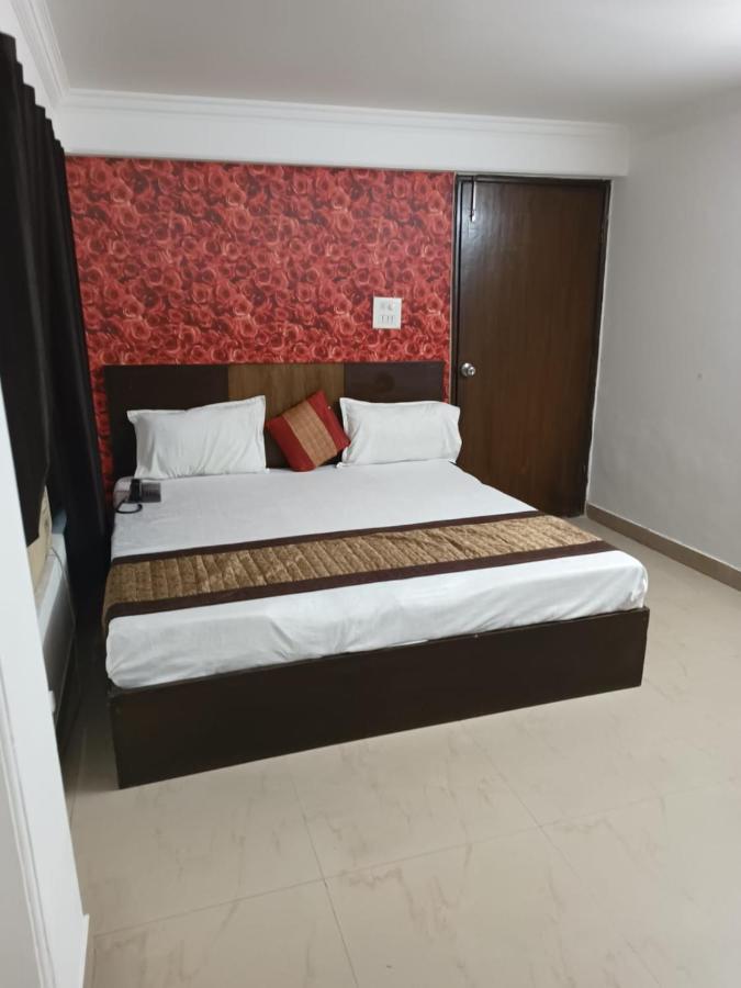 Hotel Airport Aditya Inn New Delhi Buitenkant foto