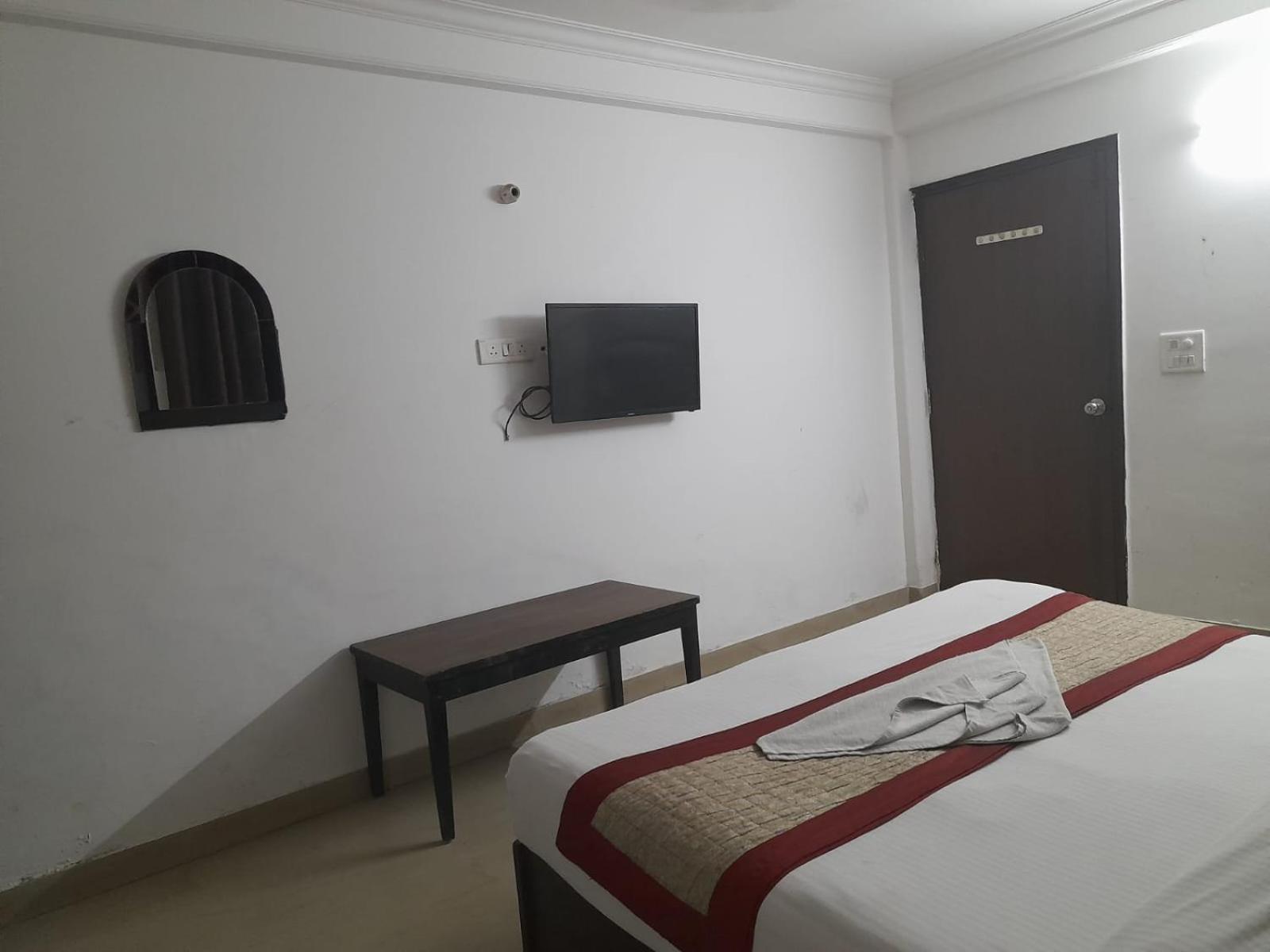 Hotel Airport Aditya Inn New Delhi Buitenkant foto
