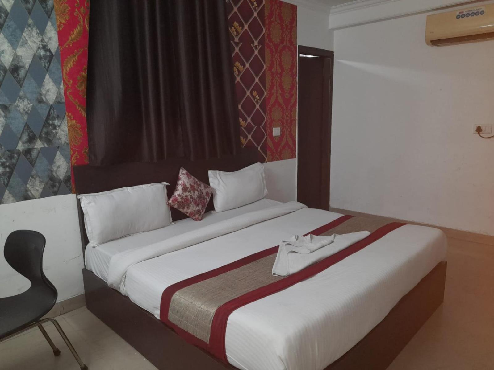 Hotel Airport Aditya Inn New Delhi Buitenkant foto